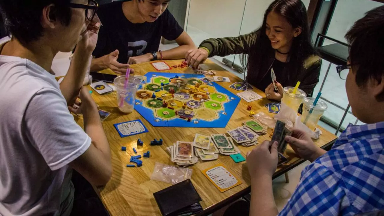 What are the best board games to play when friends come over?